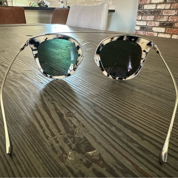 Diff Zoey Polarized Sunglasses - Picture 6 of 7